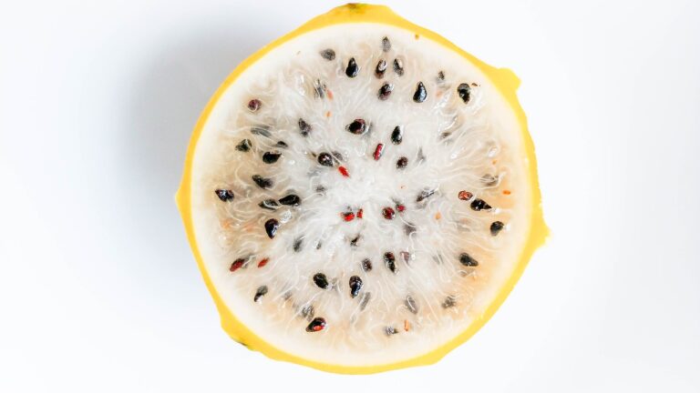 A sárga sárkánygyümölcs: Rejtett kincs az egészséges emésztésért