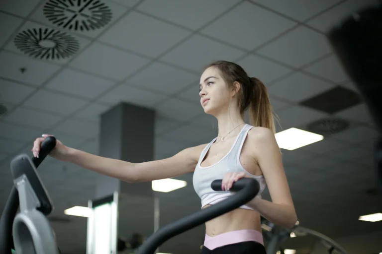 Az otthoni testedzés csúcsa, az elliptikus tréner – Így mozgatja meg az izmaid!