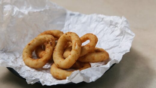 Illusztráció: Ron Lach