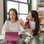 Így segíthetünk a gyerekeknek megtalálni az egészséges egyensúlyt a digitális világban